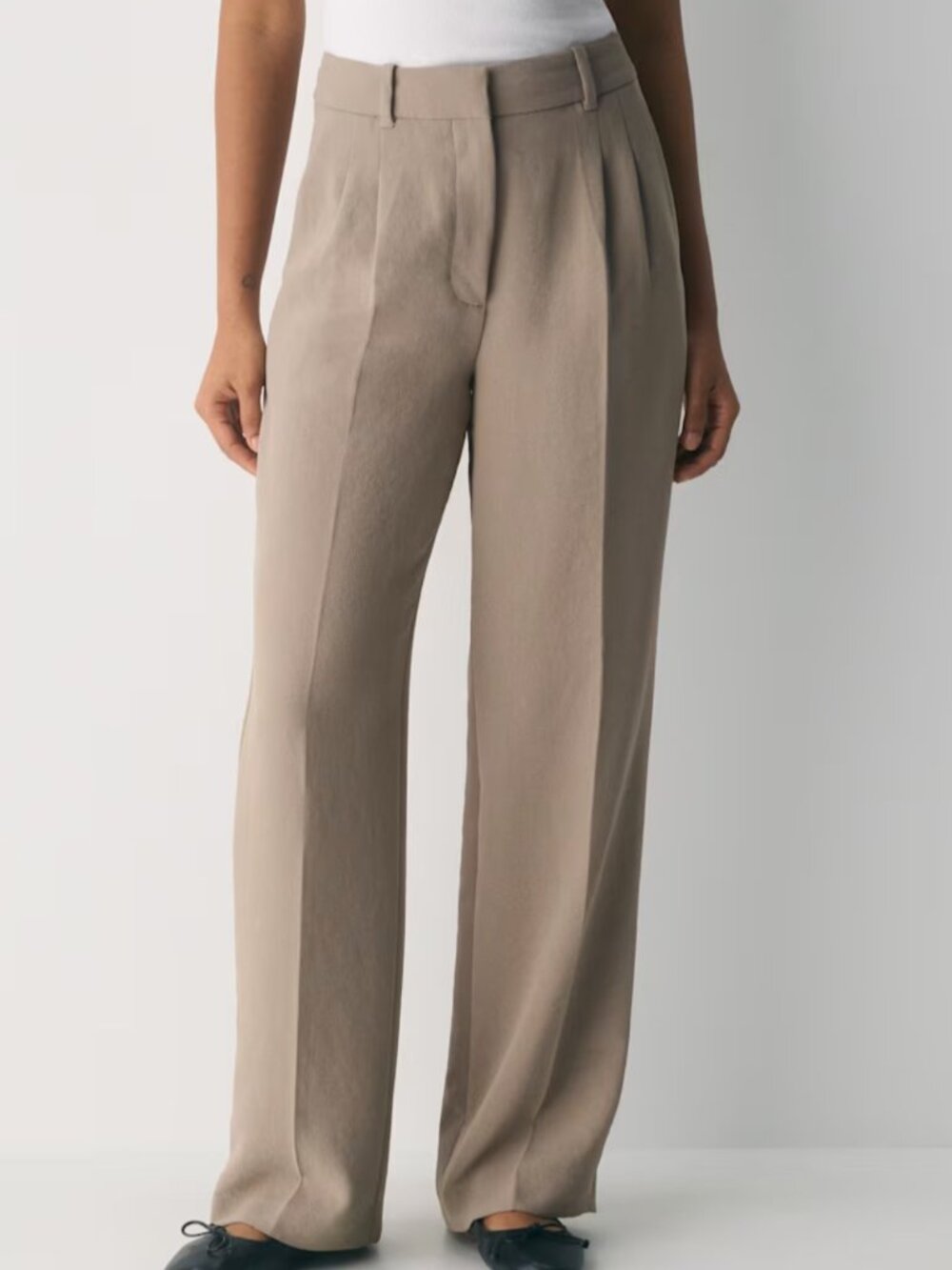 NWT Aritzia The Effortless Pant - Crepette Nomad Taupe 10 Reg